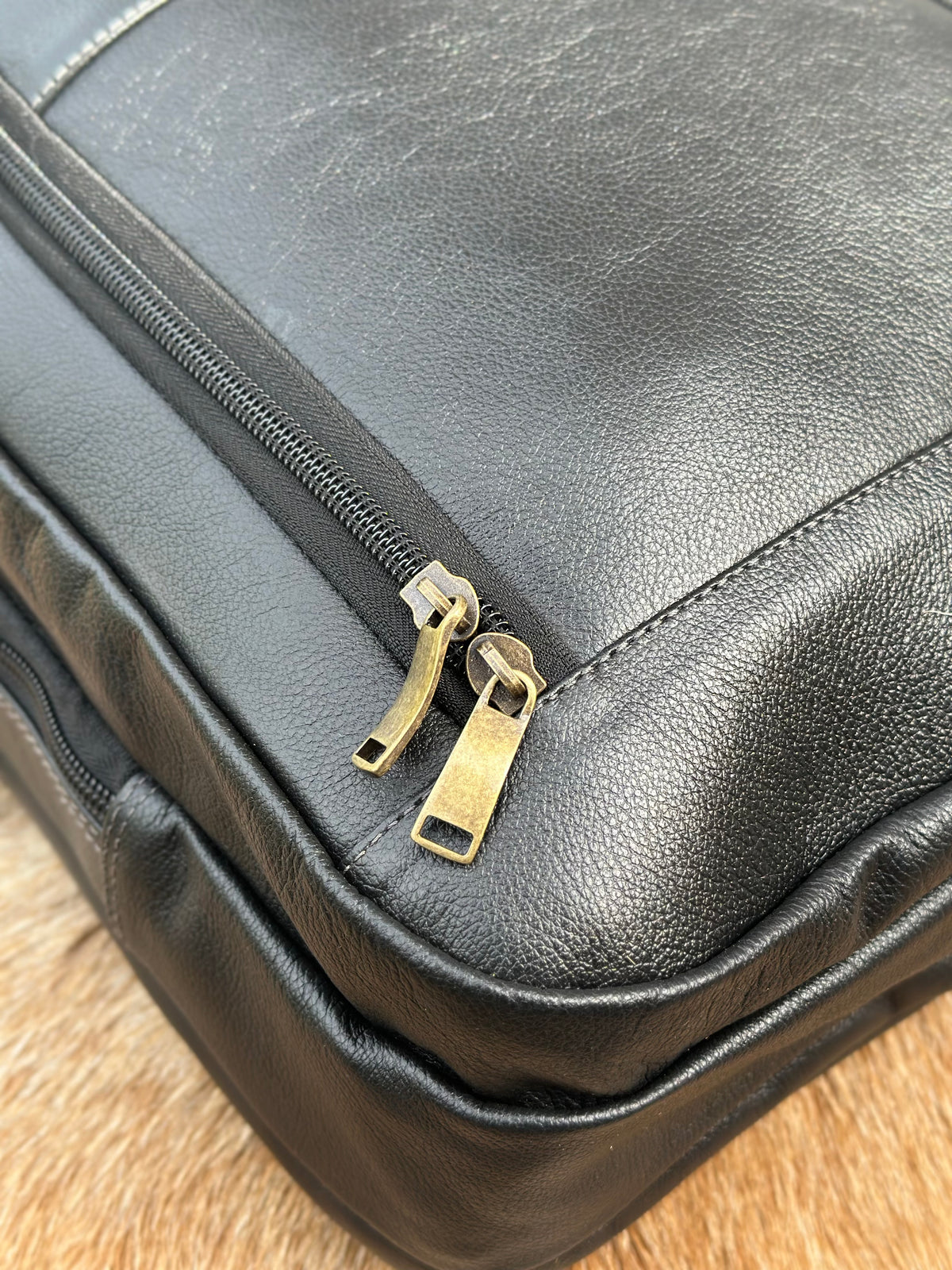 Mochila Marcel Leather - Ouro Negro | Executiva